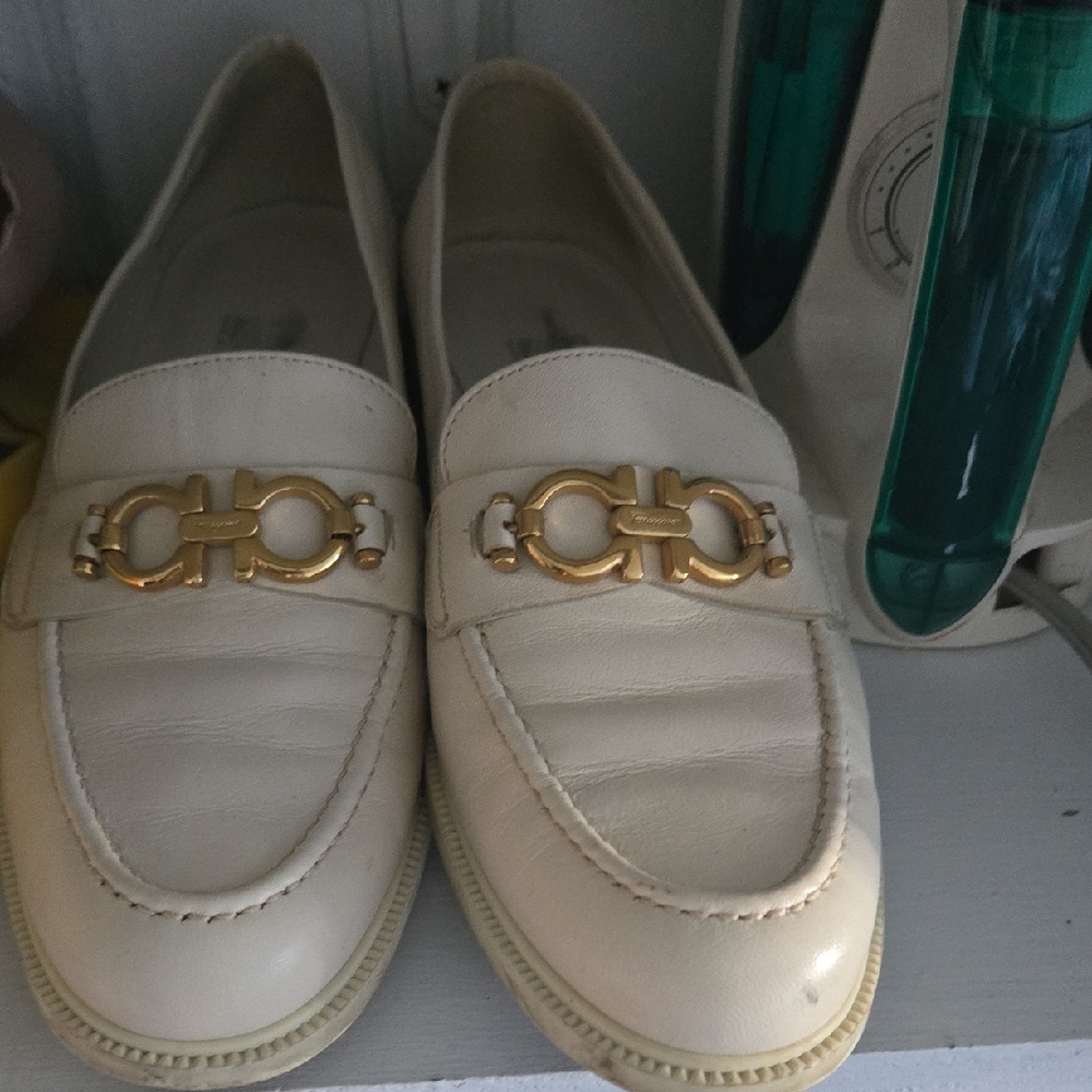 Salvatore Ferragamo Cream Loafers with Gold Accent